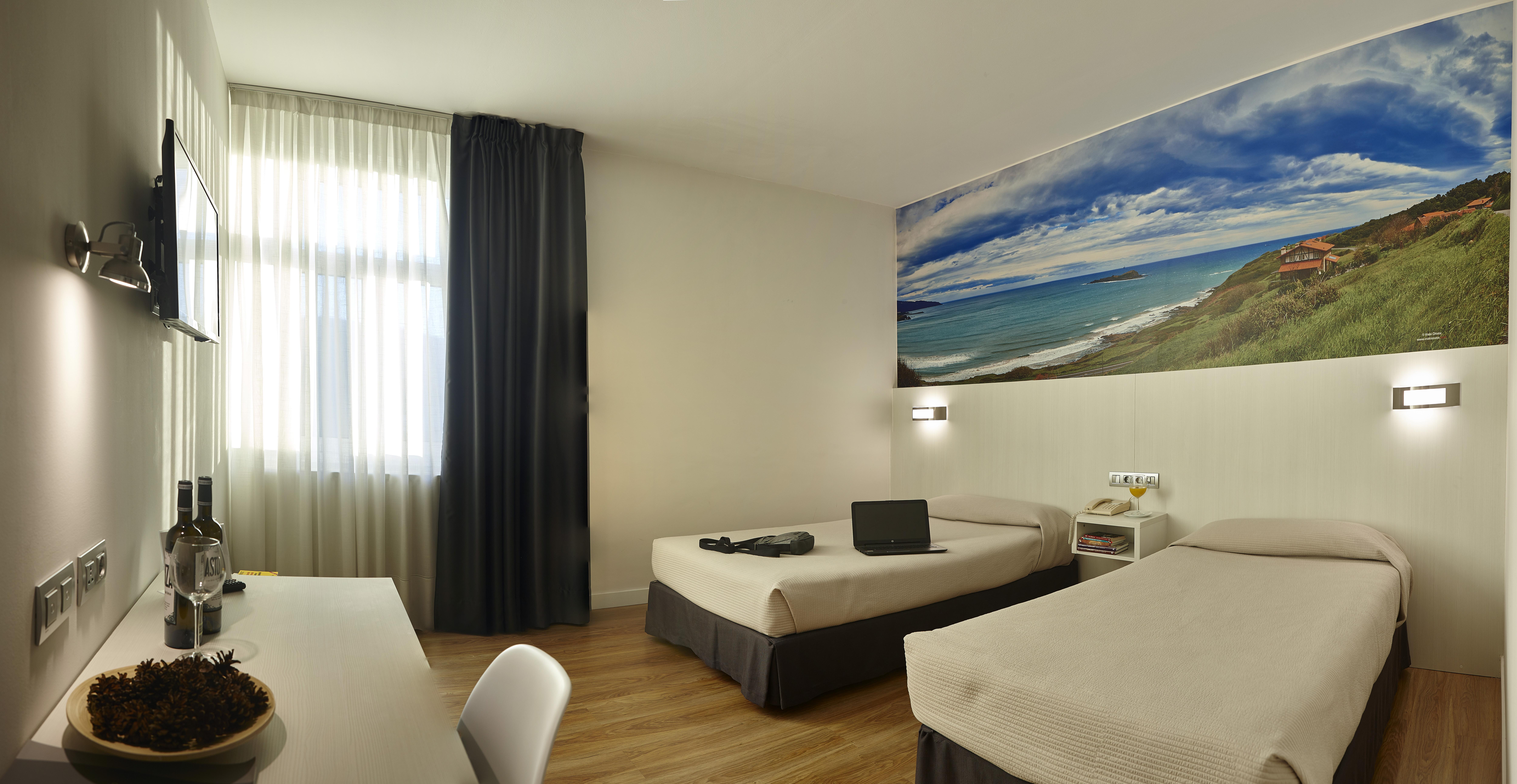 Hotel Seminario Aeropuerto Bilbao Derio Bagian luar foto