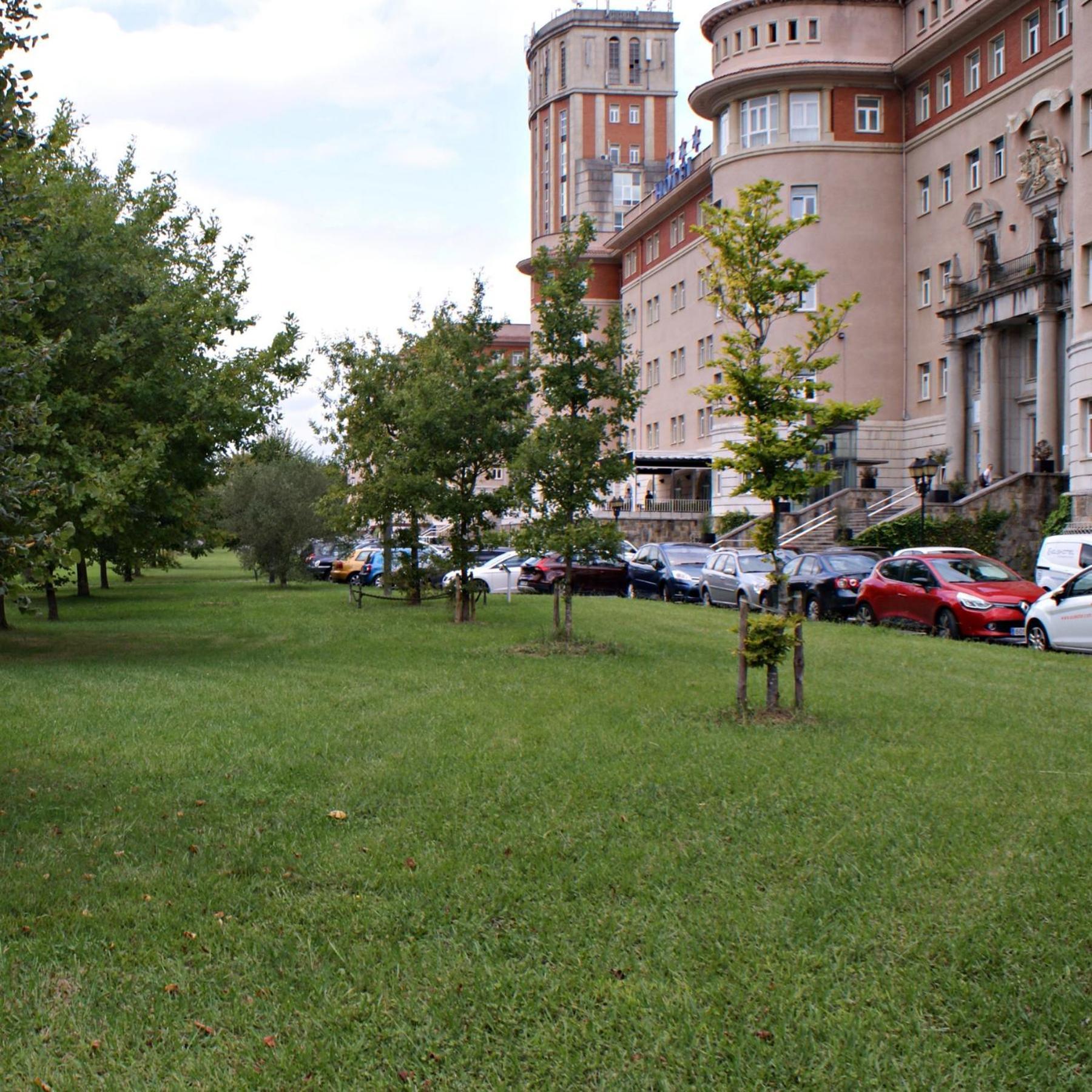 Hotel Seminario Aeropuerto Bilbao Derio Bagian luar foto